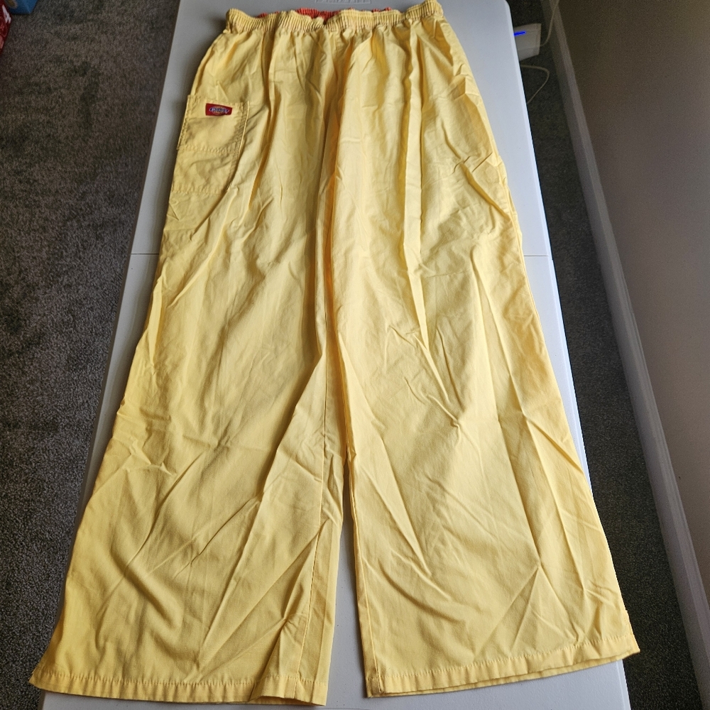 Dickies Women's Waist 30/XL Yellow Scrub Pants Multiple Pockets